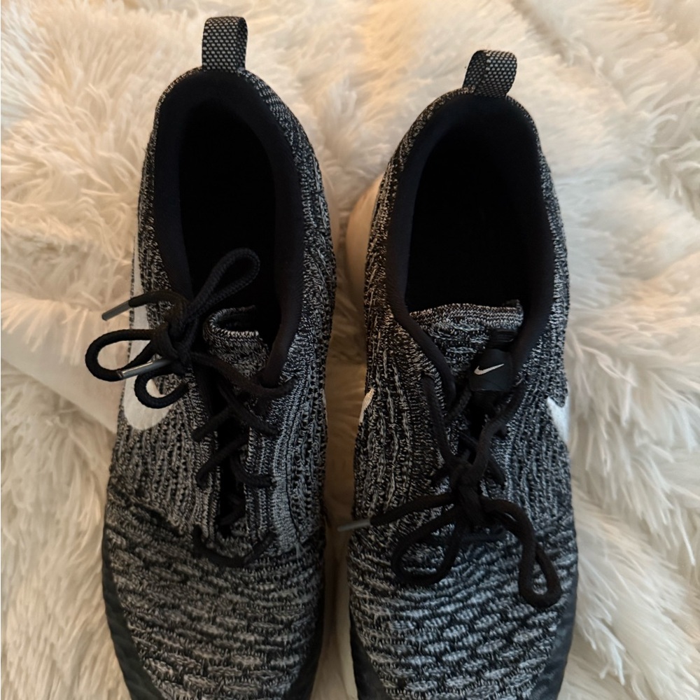 Nike Women's Black and White Sneakers